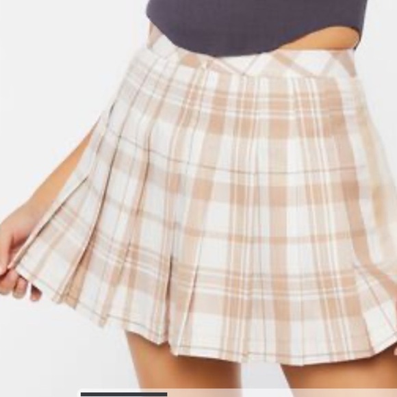 Forever 21 Plaid Pleated Mini Skirt NWOT - Picture 6 of 7